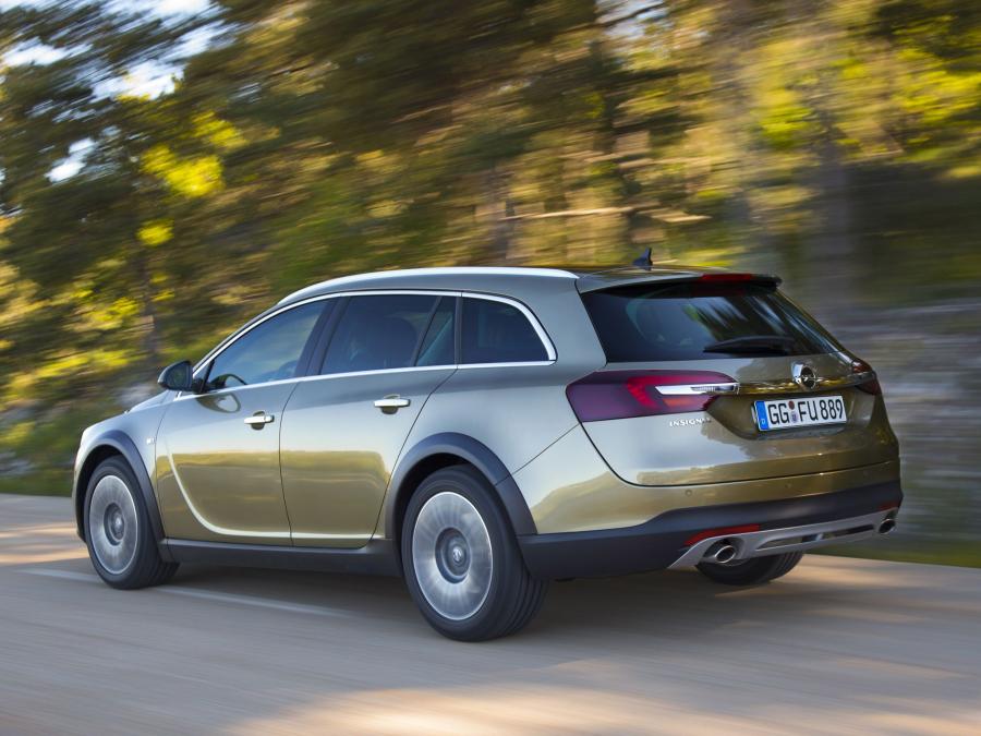  Opel Insignia Country Tourer 2013 года  (фото 17 из 26)